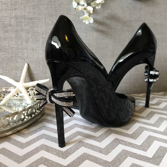 ‼️SOLD ‼️SAINT LAURENT Bow-embellished leather - Picture 3 of 8